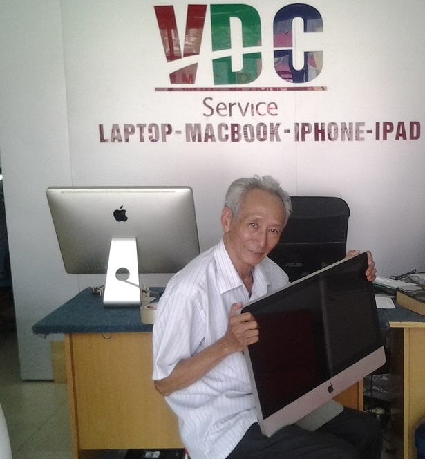 Bác Vân 74 tuổi là khách hàng sửa IMAC sửa laptop thân thiết tại VDC